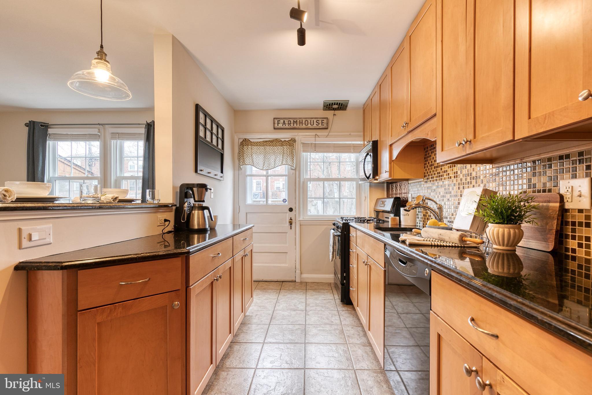 418 Lambeth Road Catonsville, MD 21228 - Photo 12 of 35