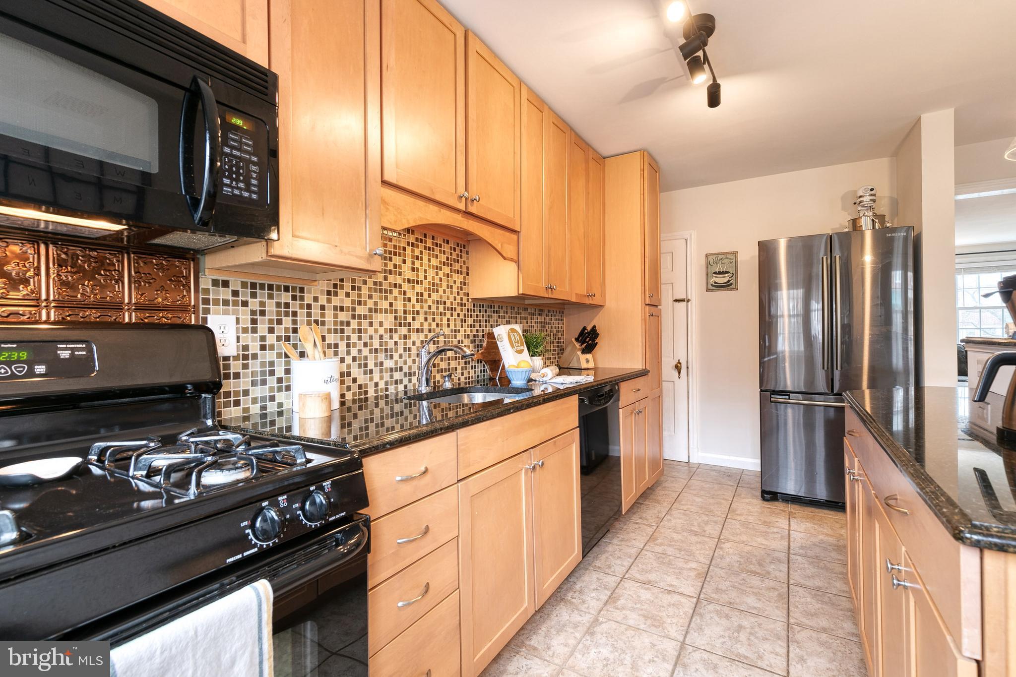 418 Lambeth Road Catonsville, MD 21228 - Photo 14 of 35