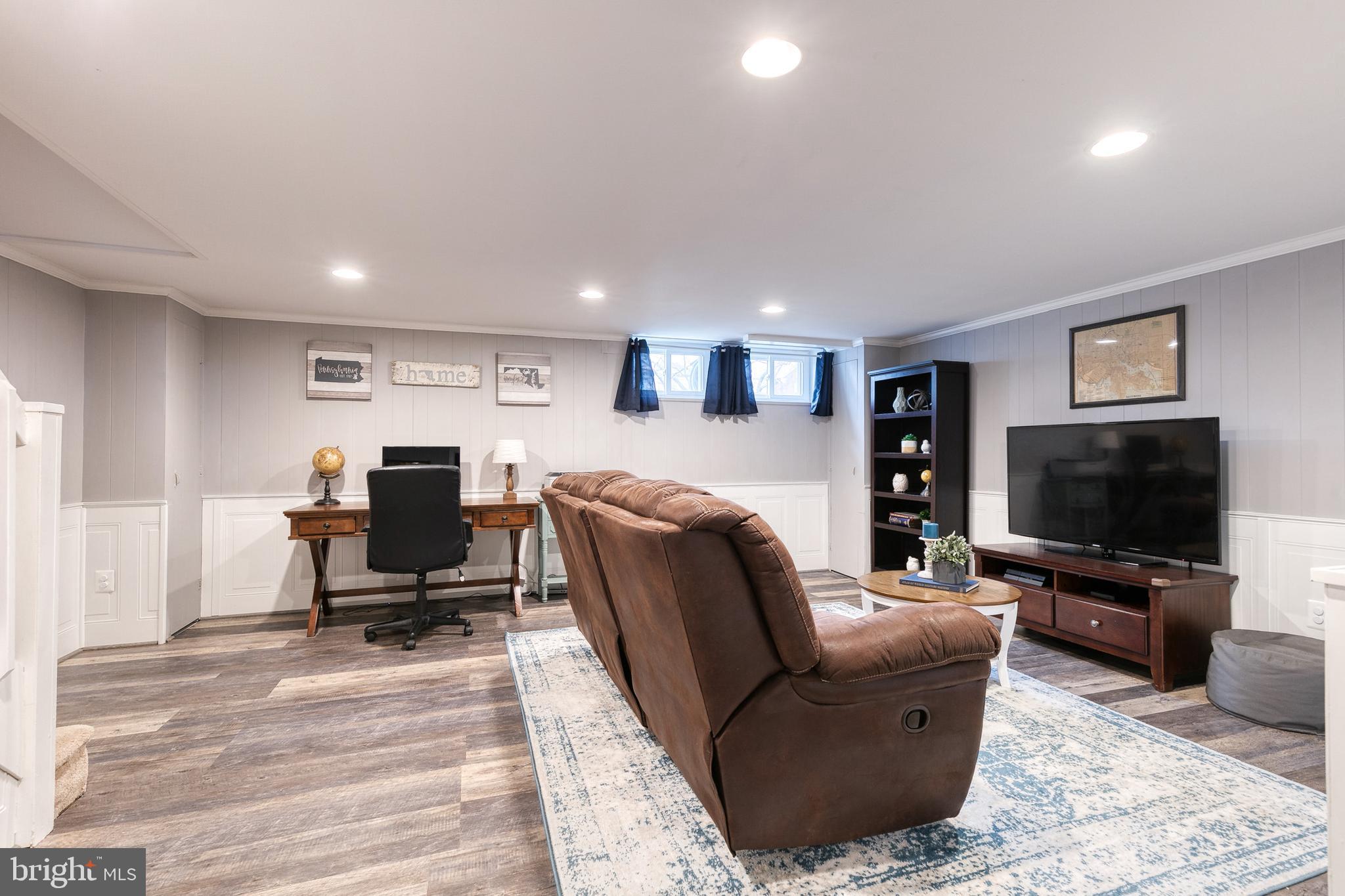 418 Lambeth Road Catonsville, MD 21228 - Photo 31 of 35