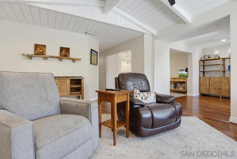 14319 Old Community Road Poway, CA 92064 - Photo 7 of 29 Gallery Image 7