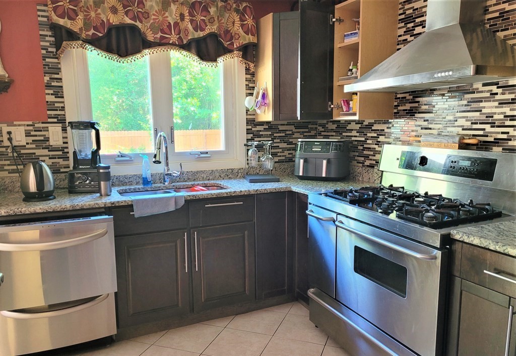 21 Radner Street Springfield, MA 01129 - Photo 19 of 32 Gallery Image 19