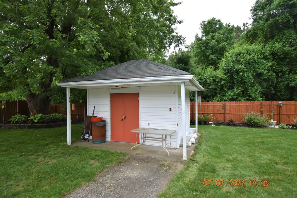 21 Radner Street Springfield, MA 01129 - Photo 7 of 32 Gallery Image 7