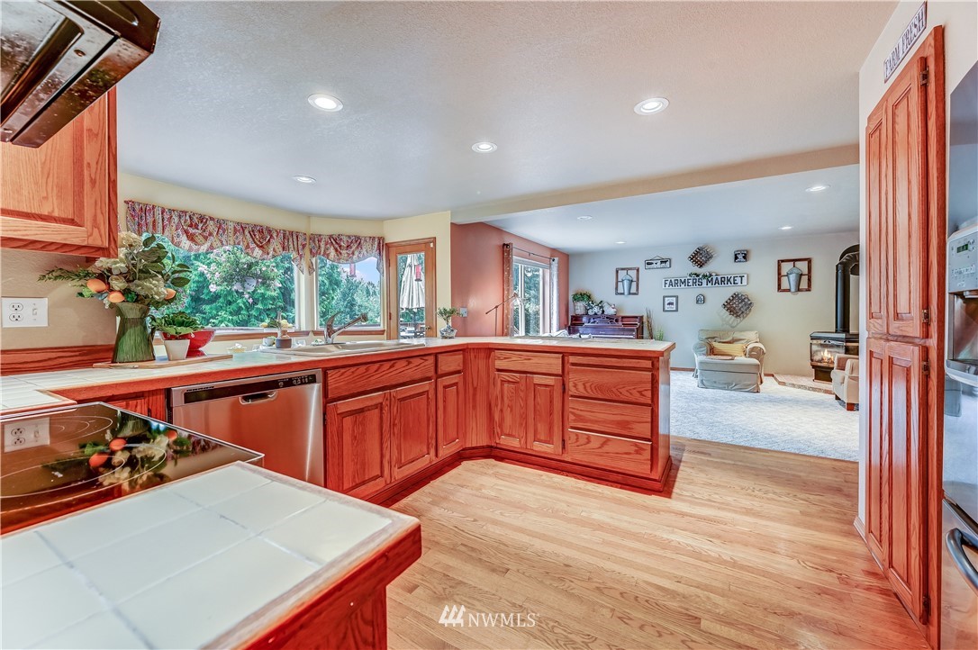 13521 Dubuque Road Snohomish, WA 98290 - Photo 7 of 40 Gallery Image 7