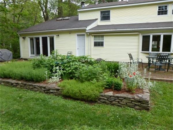 64 Dunster Road Bedford, MA 01730 - Photo 6 of 25 Gallery Image 6