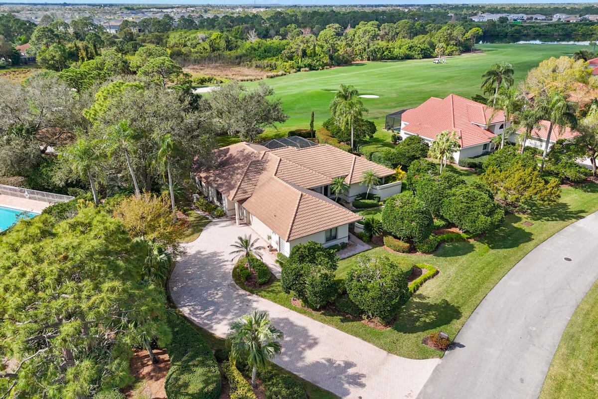 1549 Northwest Buttonbush Cir