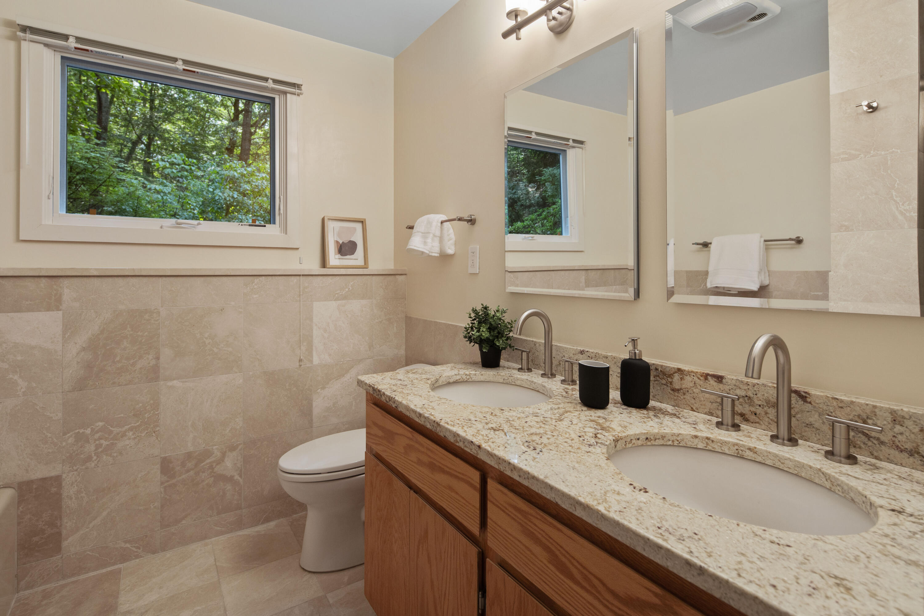 191 Parish Road New Canaan, CT 06840 - Photo 20 of 27 191 Parish Rd, New Canaan, CT 06840-32