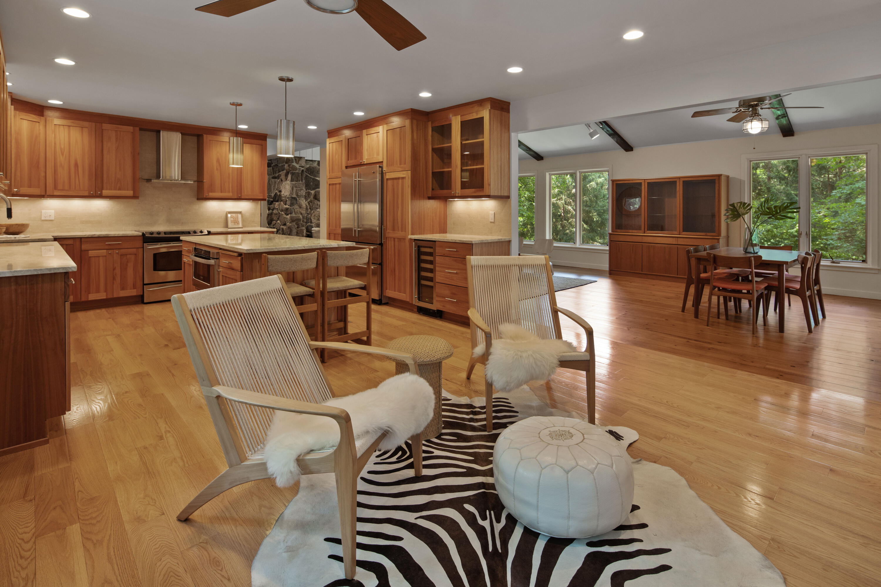 191 Parish Road New Canaan, CT 06840 - Photo 10 of 27 191 Parish Rd, New Canaan, CT 06840-18