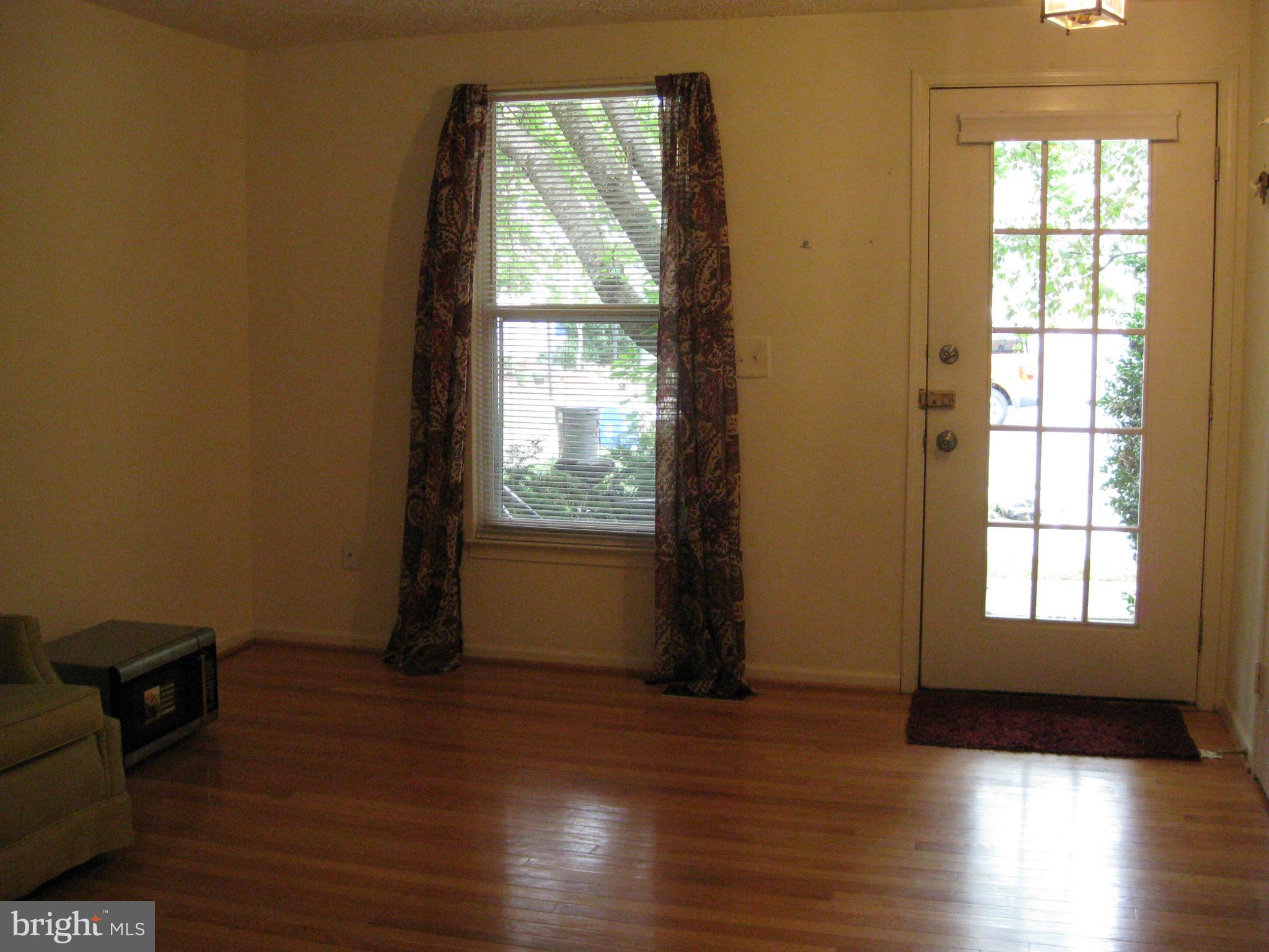 1941 Belmont Ridge Court Reston, VA 20191 - Photo 9 of 26 Living Room