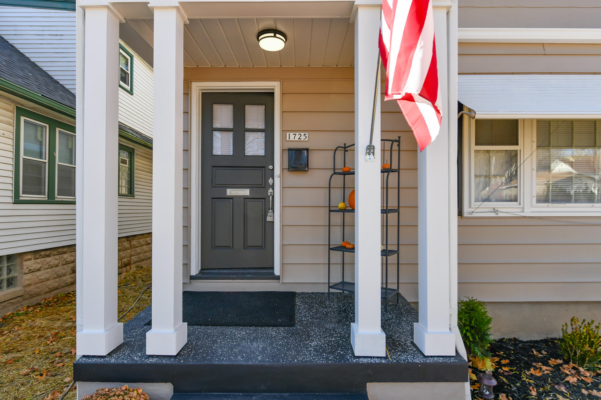 1725 South 88th Street Milwaukee, WI 53214 - Photo 2 of 35 Entry