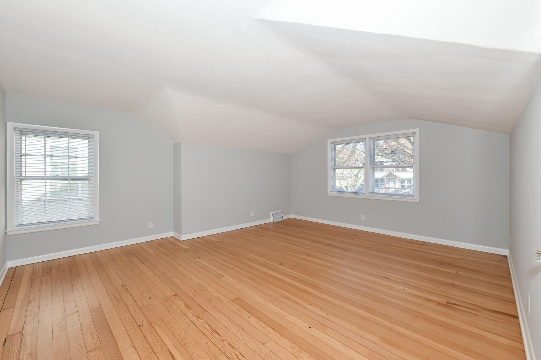 1725 South 88th Street Milwaukee, WI 53214 - Photo 22 of 35 Master bedroom