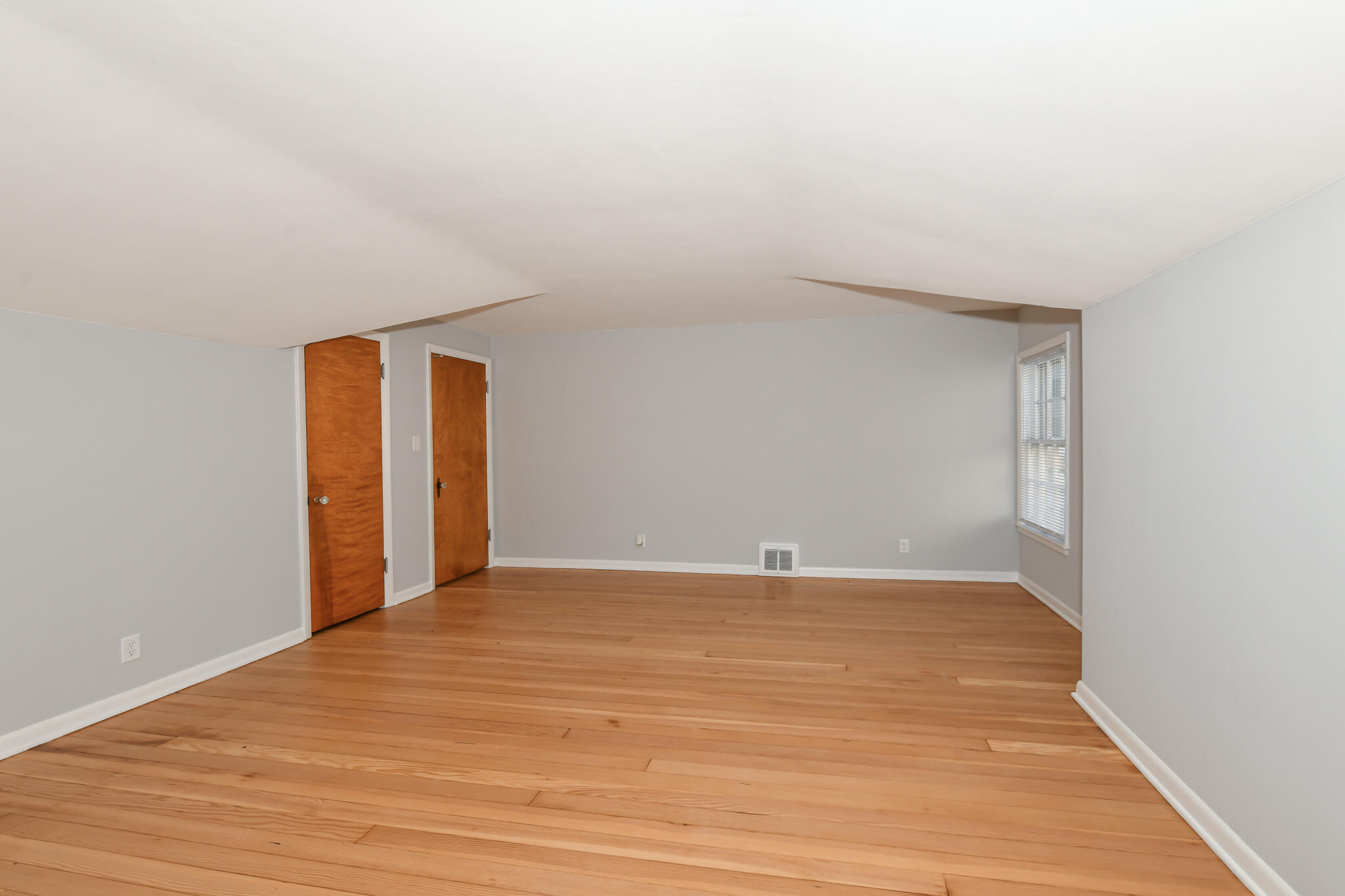 1725 South 88th Street Milwaukee, WI 53214 - Photo 23 of 35 Master bedroom