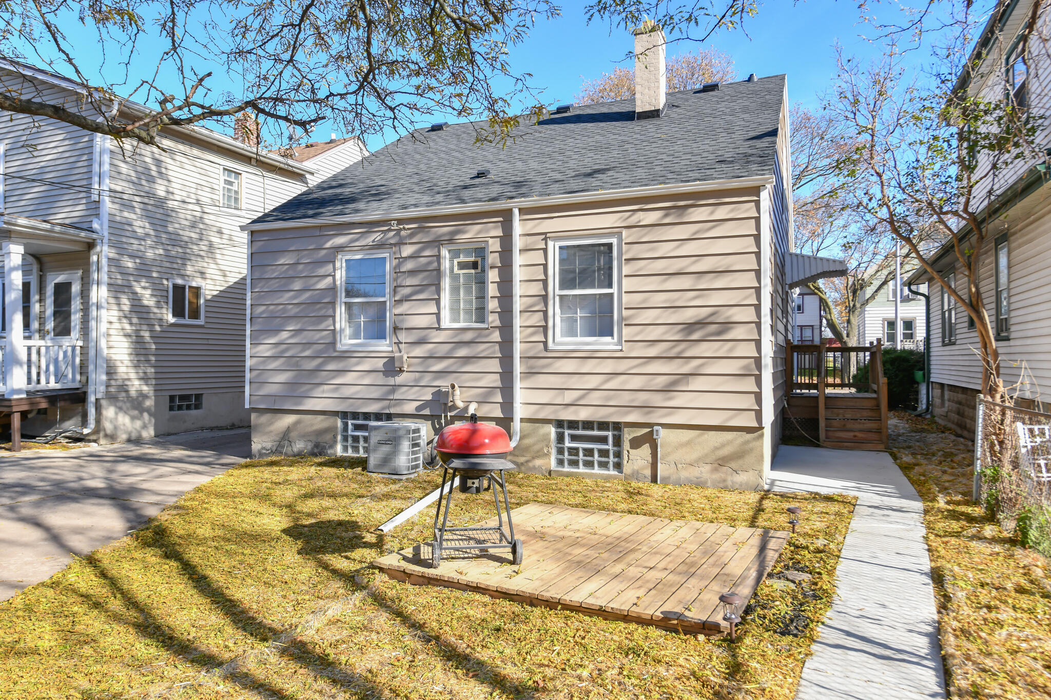 1725 South 88th Street Milwaukee, WI 53214 - Photo 29 of 35 Rear view