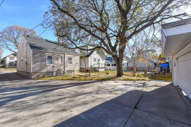 $259,900 | 1725 South 88th Street, Milwaukee, WI 53214