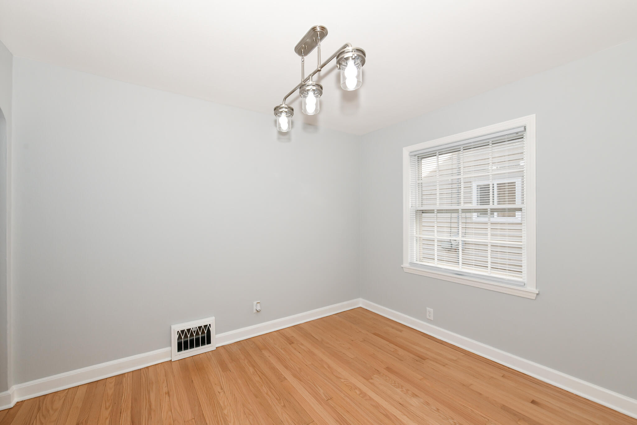 1725 South 88th Street Milwaukee, WI 53214 - Photo 10 of 35 Dining room