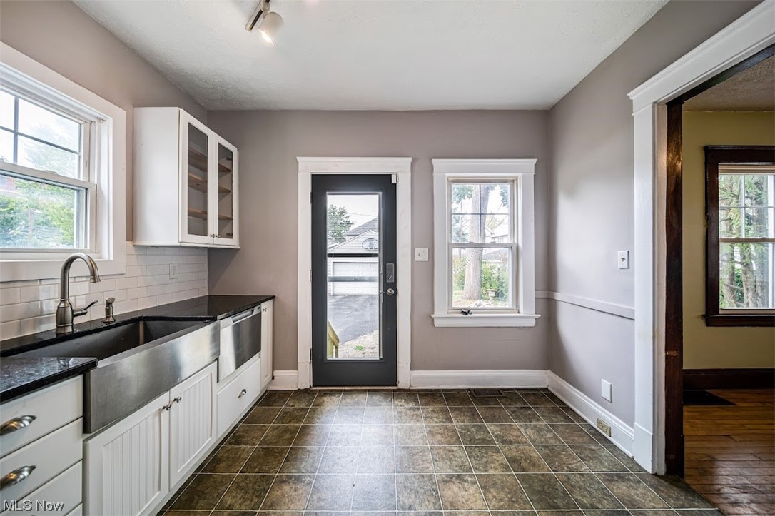2568 Kendall Road Cleveland, OH 44120 - Photo 12 of 25 Updated Kitchen