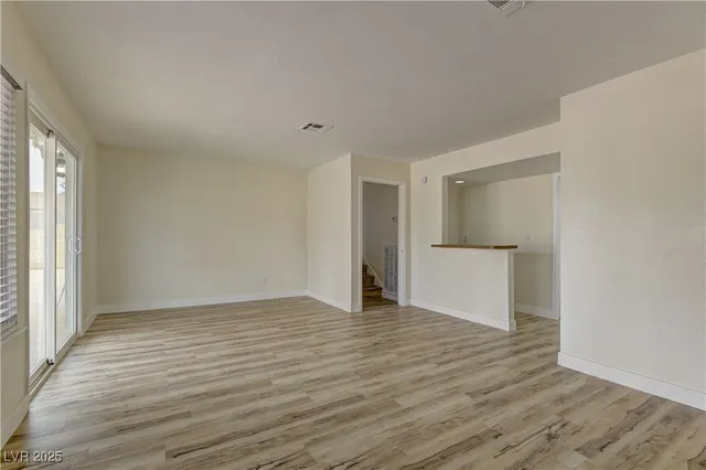 $2,364 | 1678 East Hacienda Avenue, Las Vegas, NV 89119