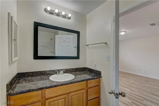 $2,364 | 1678 East Hacienda Avenue, Las Vegas, NV 89119