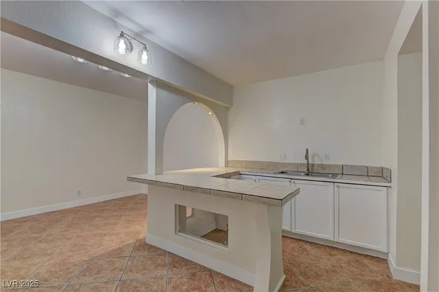 $2,364 | 1678 East Hacienda Avenue, Las Vegas, NV 89119