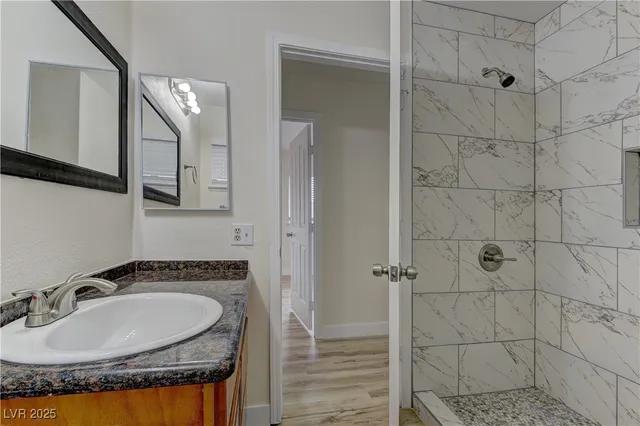 $2,364 | 1678 East Hacienda Avenue, Las Vegas, NV 89119