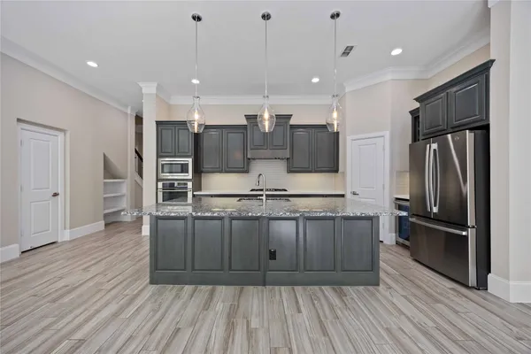 $3,700 | 6723 Sussex Manor Street, Houston, TX 77055