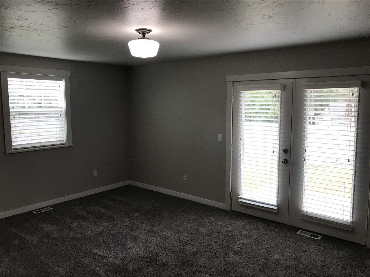 12602 North Florida Street Mead, WA 99021 - Photo 3 of 10 Gallery Image 3