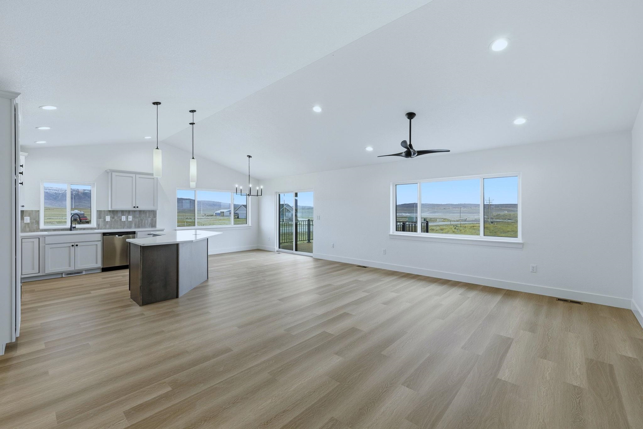 6580 Meadow Wind Way Mills, WY 82604 - Photo 4 of 25