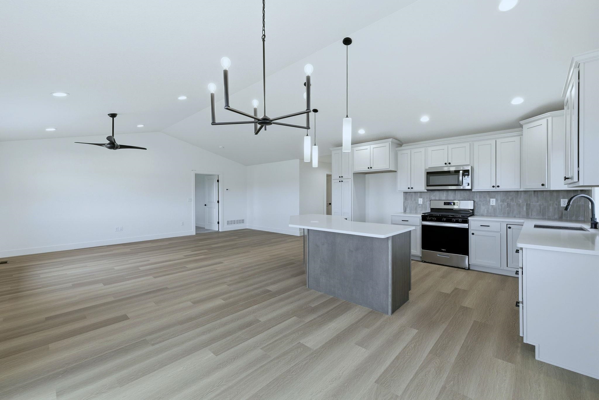 6580 Meadow Wind Way Mills, WY 82604 - Photo 7 of 25