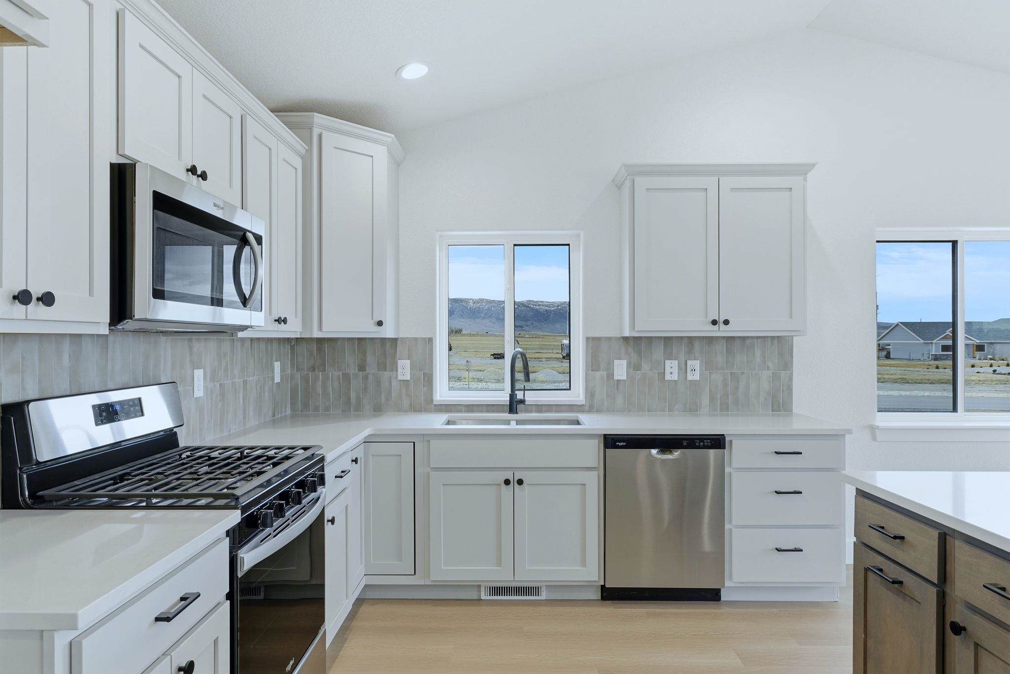 6580 Meadow Wind Way Mills, WY 82604 - Photo 9 of 25