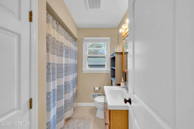 $899,000 | 203 Lenape Trail, Brielle, NJ 08730