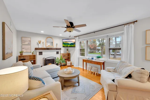 $899,000 | 203 Lenape Trail, Brielle, NJ 08730