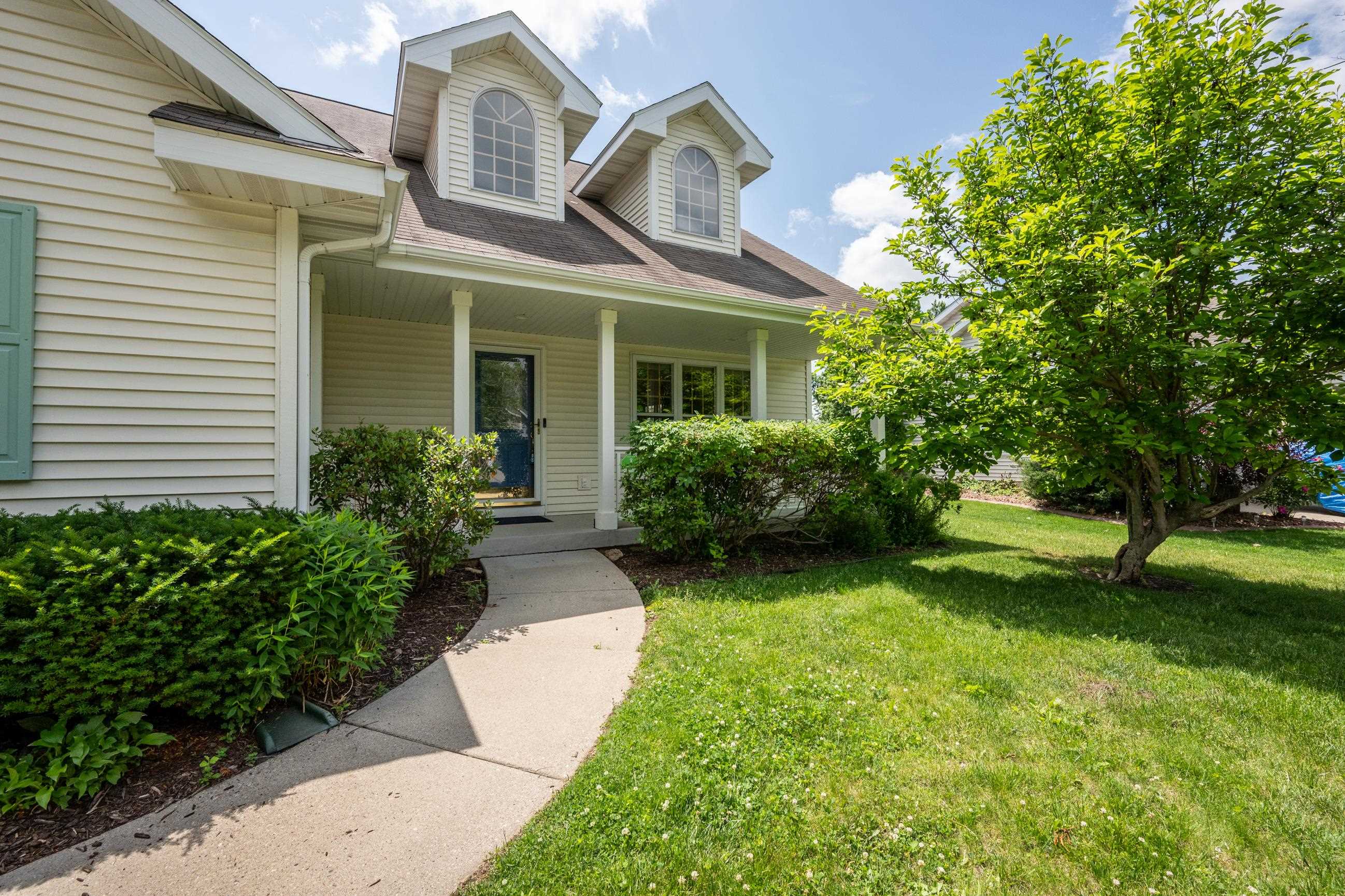 7113 Maple Point Drive Madison, WI 53719 - Photo 2 of 90