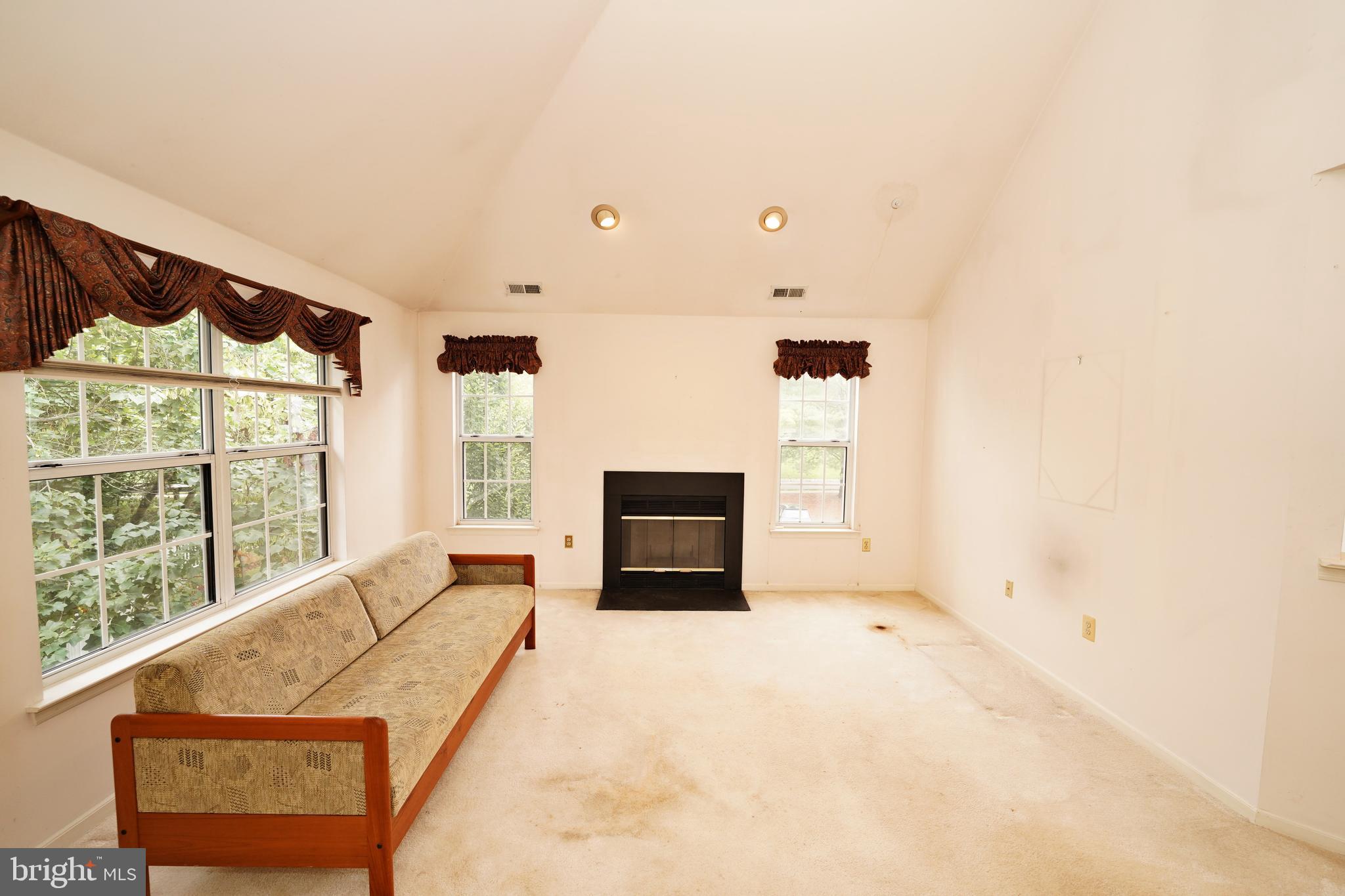 528 Brickhouse Road Princeton, NJ 08540 - Photo 7 of 33
