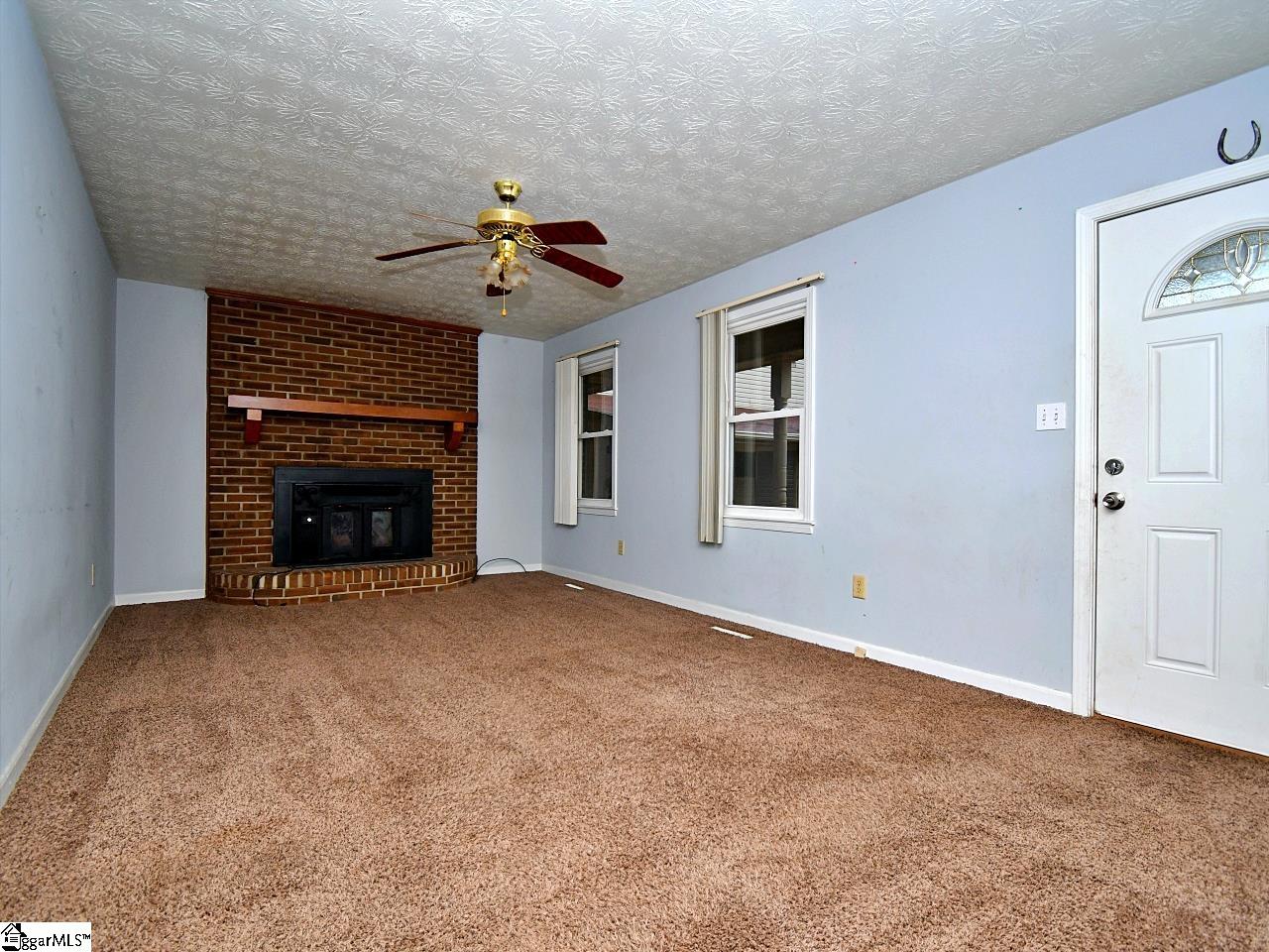 2002 North Old Laurens Road Fountain Inn, SC 29644 - Photo 3 of 32