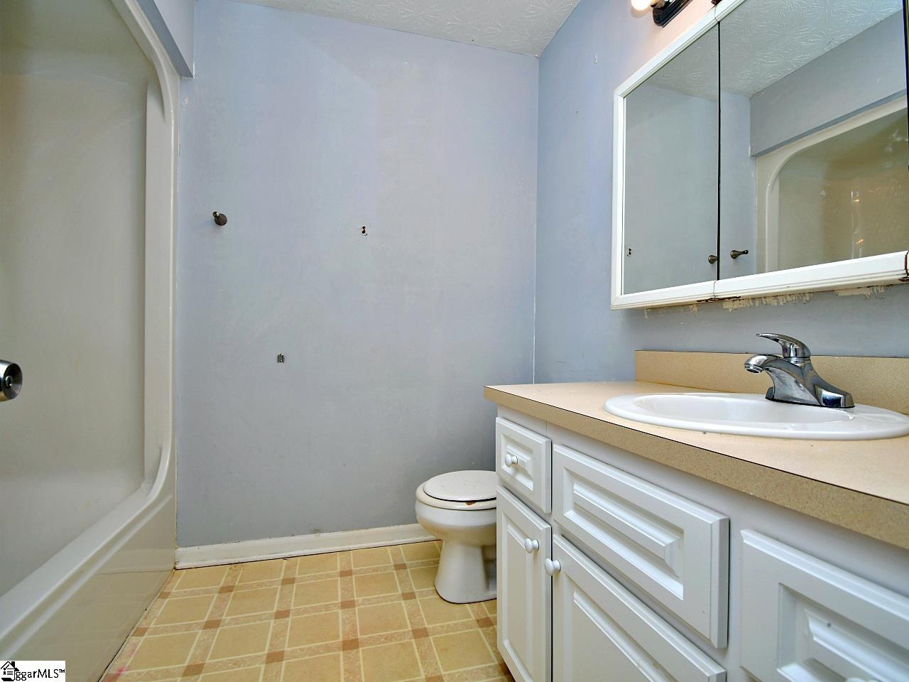 2002 North Old Laurens Road Fountain Inn, SC 29644 - Photo 5 of 32