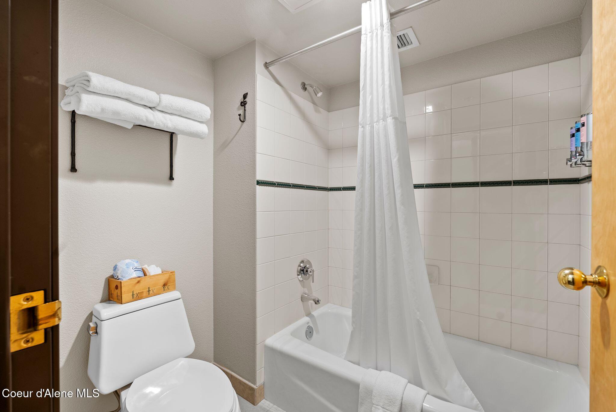 72 Great Escape Road, Unit 409/411 Sandpoint, ID 83864 - Photo 13 of 40 17_DSC07272