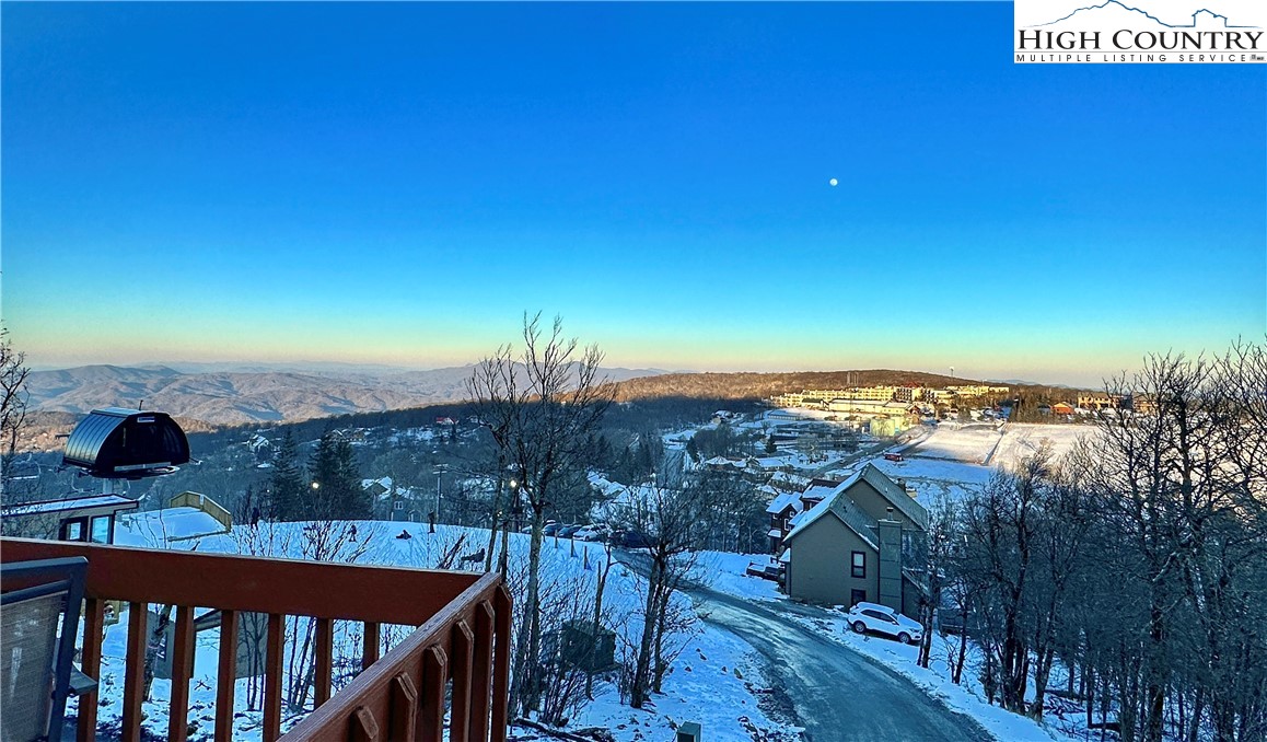 107 Skiloft Road Beech Mountain, NC 28604 - Photo 2 of 32 Gallery Image 2
