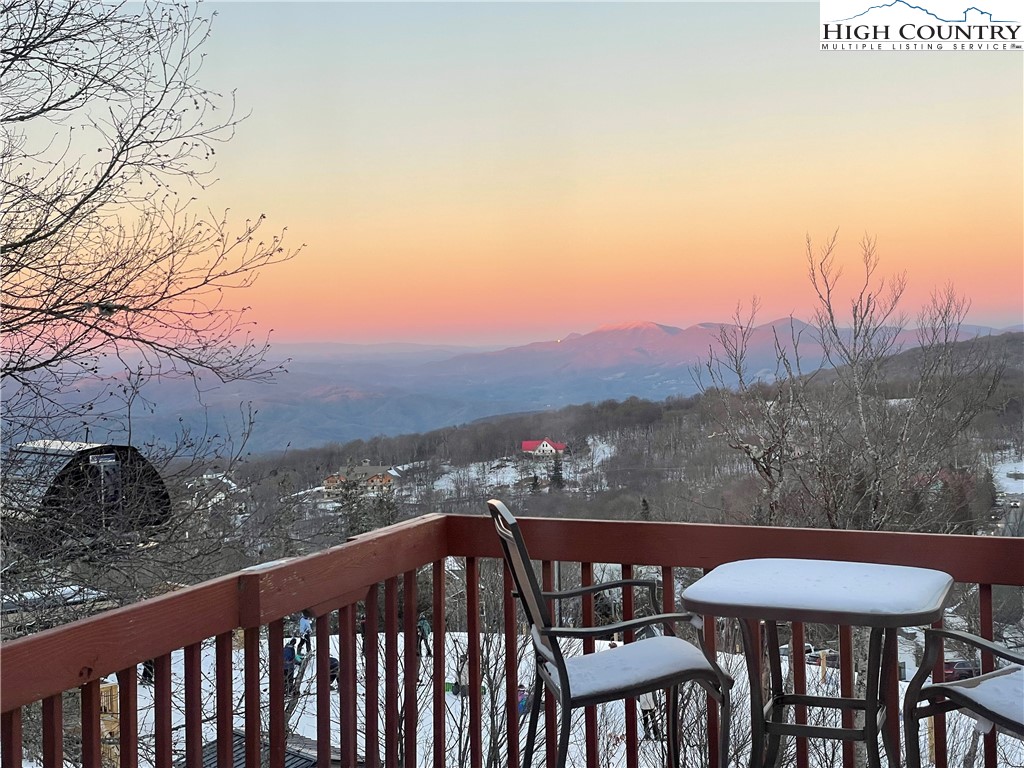 107 Skiloft Road Beech Mountain, NC 28604 - Photo 3 of 32 Gallery Image 3