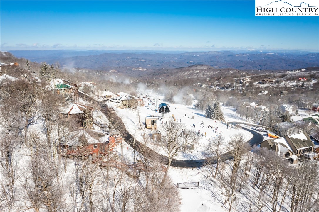 107 Skiloft Road Beech Mountain, NC 28604 - Photo 8 of 32 Gallery Image 8