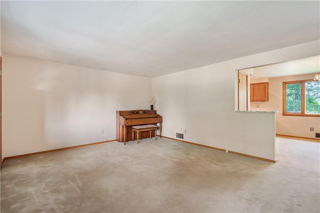 77 Observatory Street Manor, PA 15665 - Photo 8 of 25