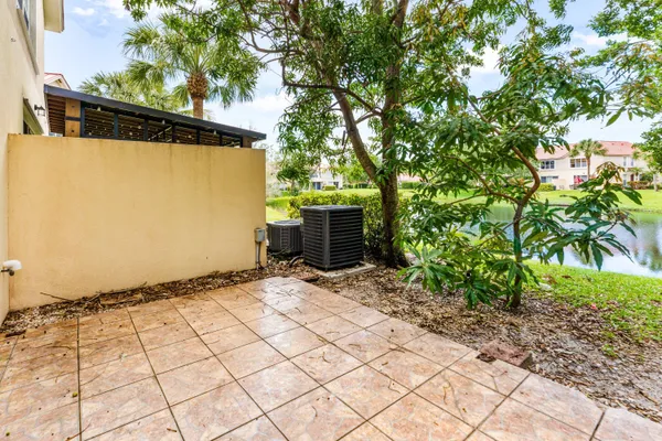 $375,000 | 1172 Pinewood Lake Court, Greenacres, FL 33415