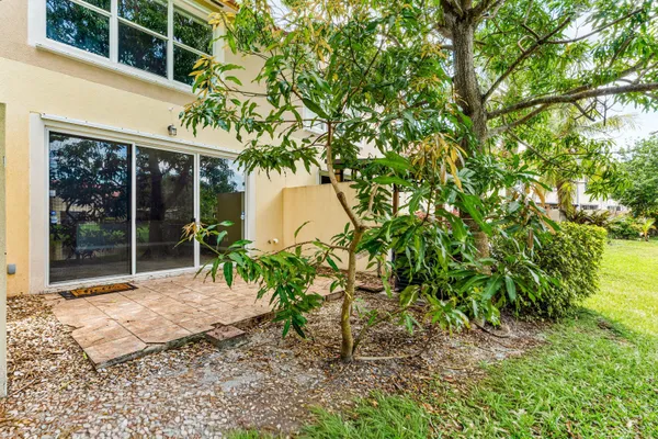 $375,000 | 1172 Pinewood Lake Court, Greenacres, FL 33415