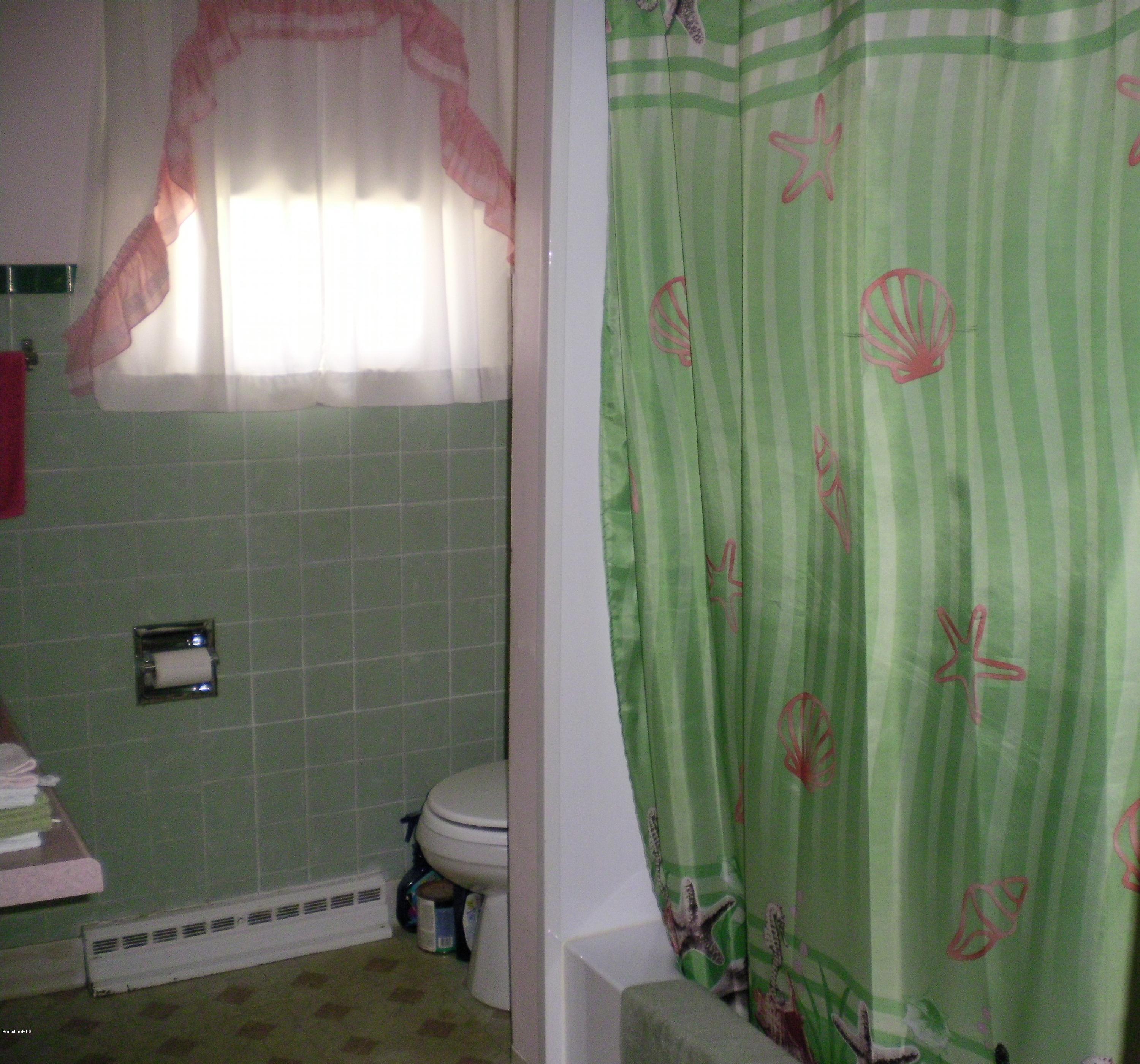 79 Orchard Road Dalton, MA 01226 - Photo 19 of 22 Full Bathroom