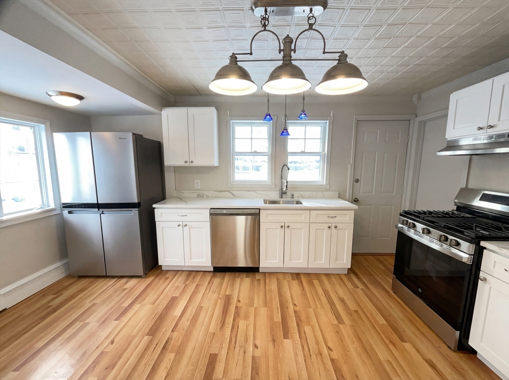 46 Roosevelt Road Weymouth, MA 02188 - Photo 6 of 19