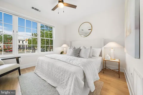 $820,000 | 521 North Washington Street, Unit 101, Alexandria, VA 22314