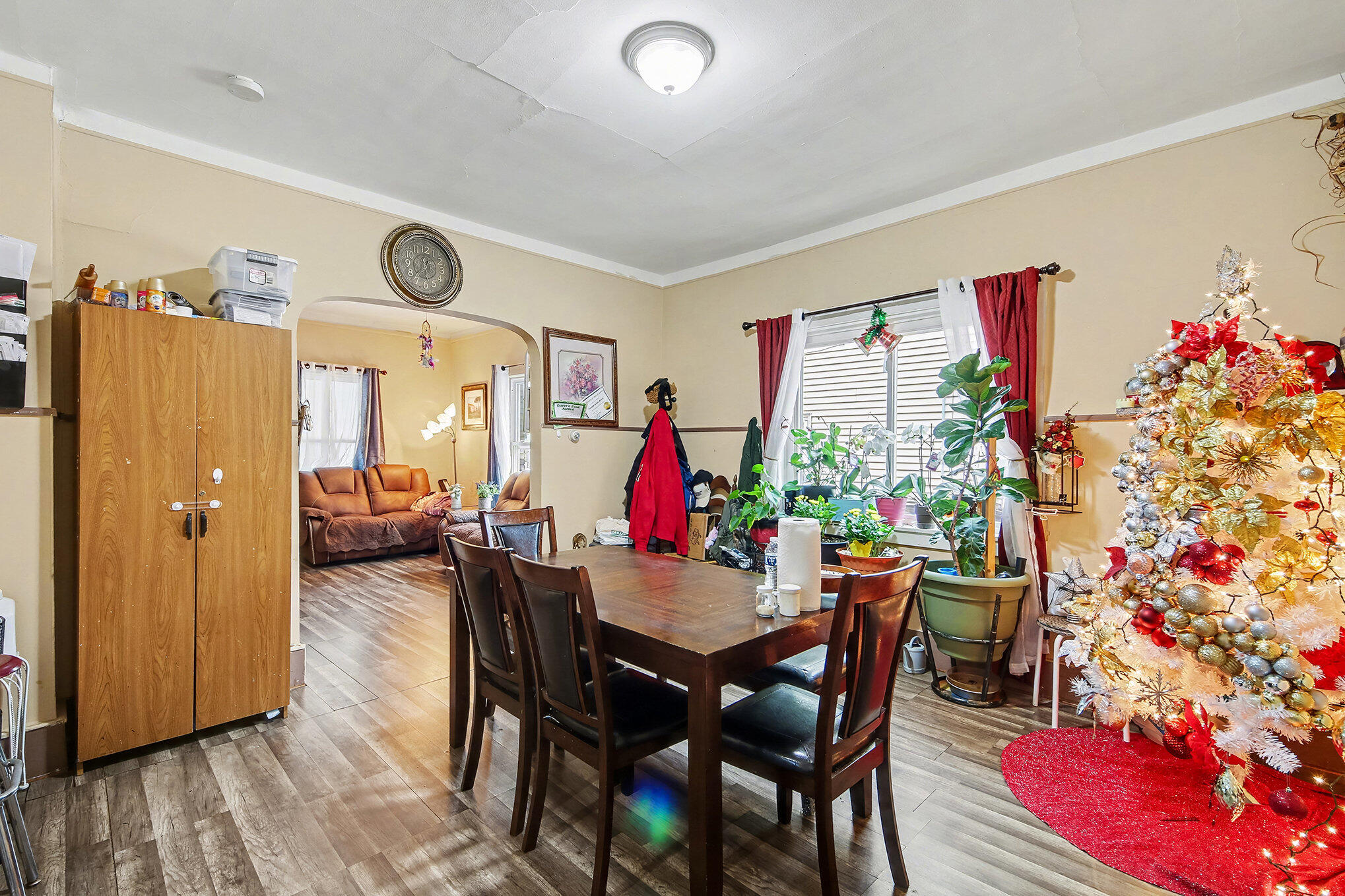 741 Griggs Street Southwest Grand Rapids, MI 49503 - Photo 2 of 16 004_file_786