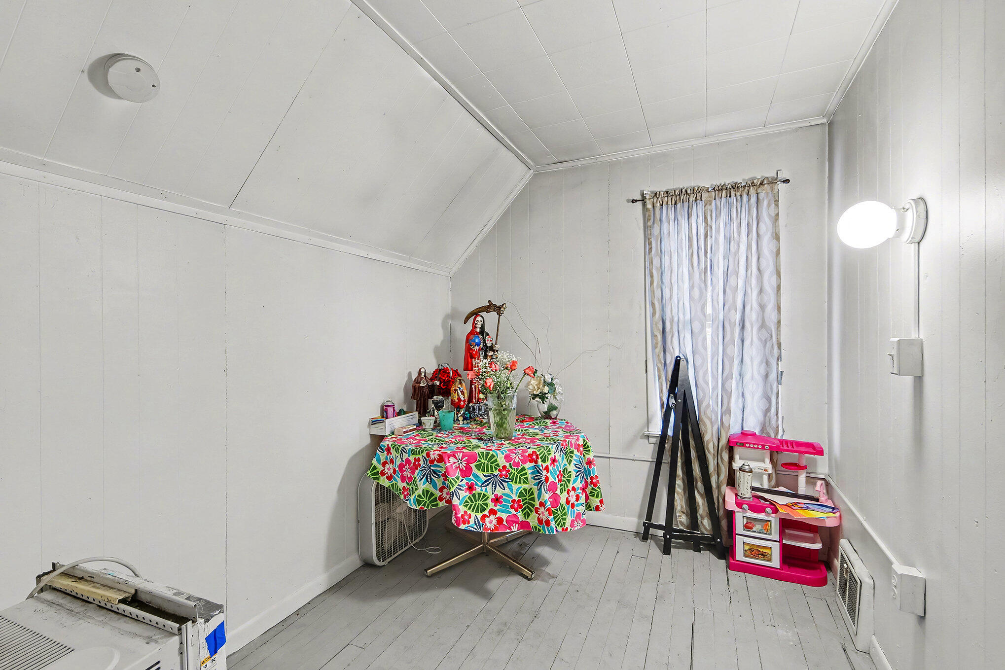 741 Griggs Street Southwest Grand Rapids, MI 49503 - Photo 10 of 16 013_file_920