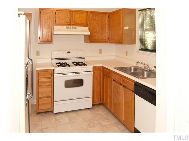 801 Perry Howard Road Fuquay-Varina, NC 27526 - Photo 7 of 17 Kitchen