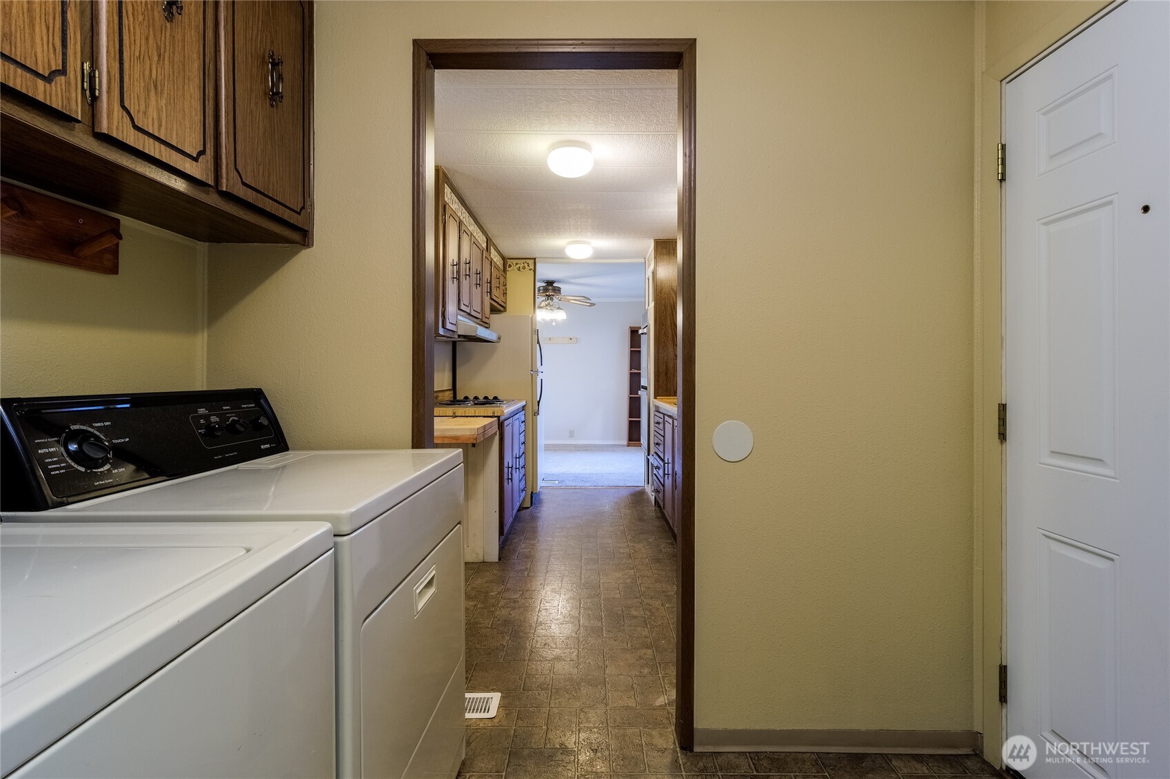 826 Southeast Scenic View Drive College Place, WA 99324 - Photo 15 of 28 a utility room with dryer and washer