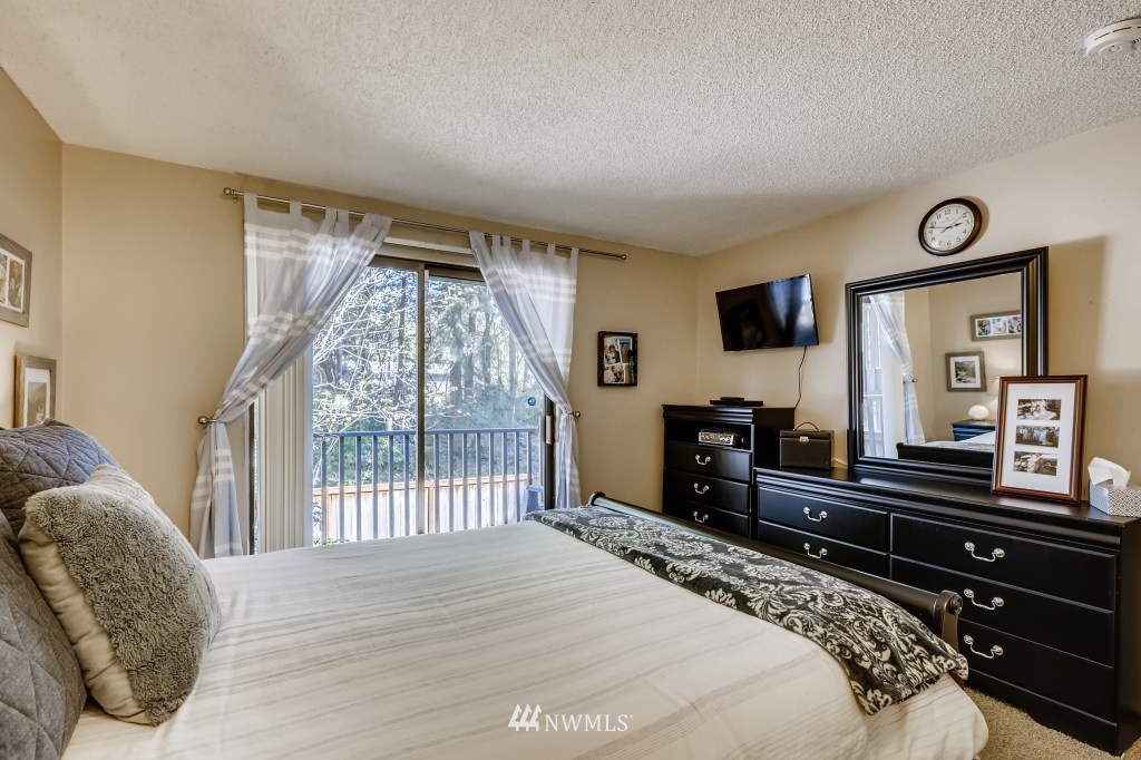 1604 Aberdeen Court Southeast Renton, WA 98055 - Photo 14 of 25 Gallery Image 14