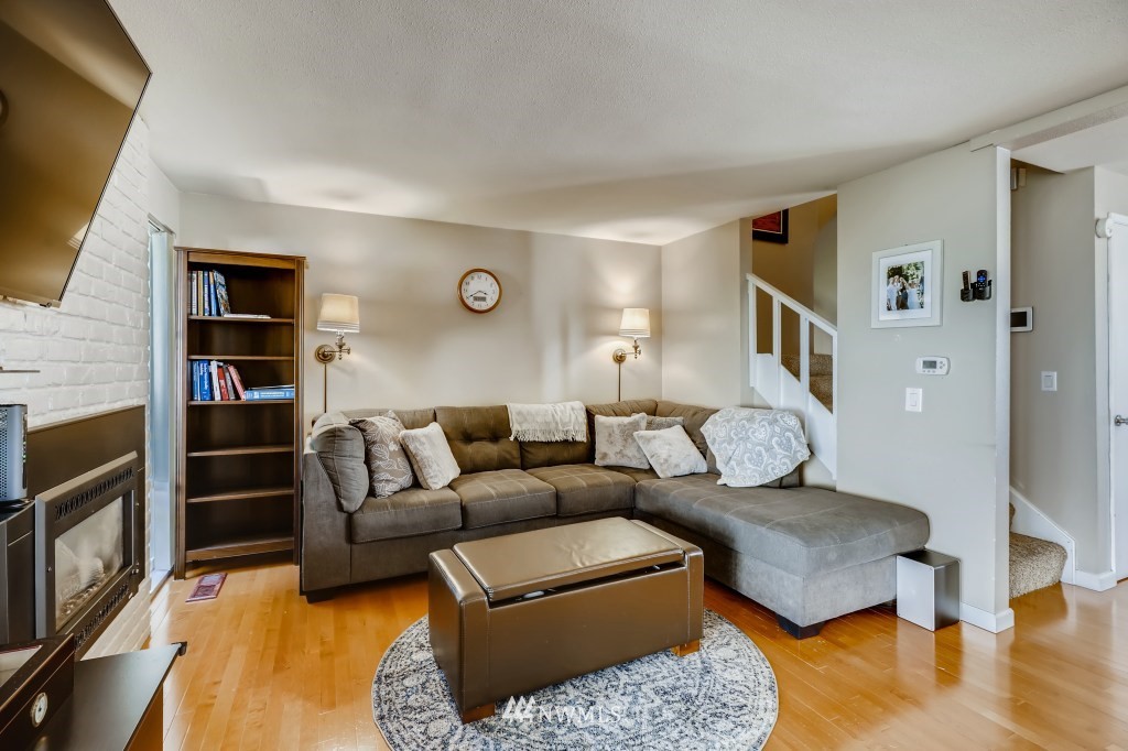 1604 Aberdeen Court Southeast Renton, WA 98055 - Photo 8 of 25 Gallery Image 8